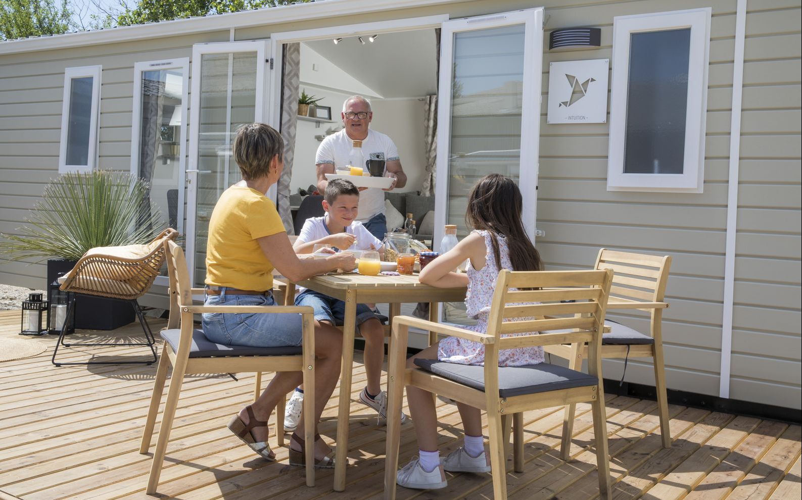 residences trigano-prix-mobil-home-neuf-terrasse-exterieur